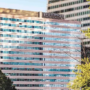 Pullman Paris La Defense מלון קורבוו