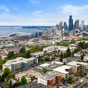 Cloud 2br Prime Location Apartment