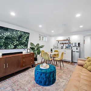 Stylish 2 Bedroom Apt Steps From Regis Tennyson St Apartment